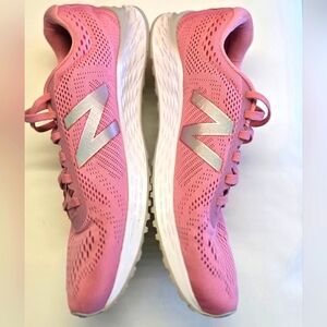 New Balance Fresh Foam Arishi V1 Womens Size 9.5 Athletic Shoe Sneakers